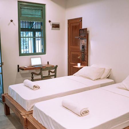 Albergue Locos Hiriketiya Dikwella Sur Exterior foto